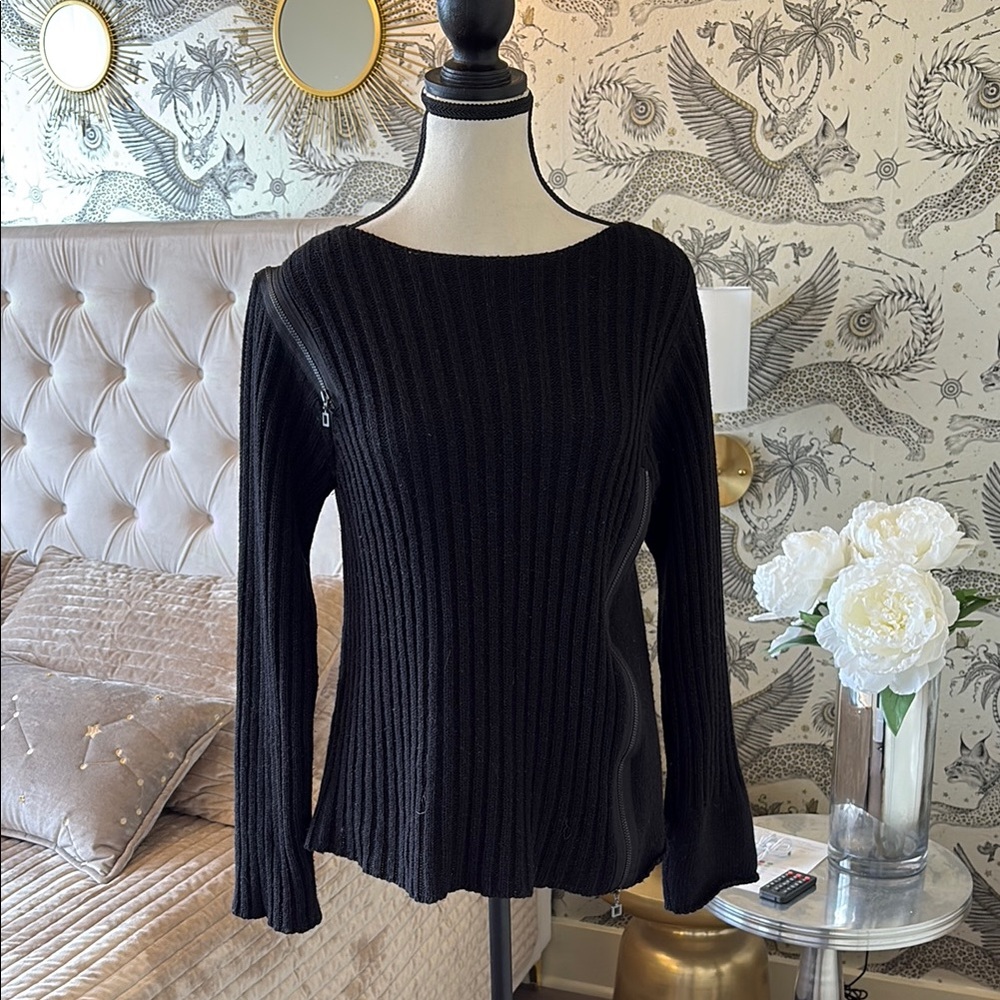ATTENTION FOLLOWERS! New Sarah Pacini listings - Black Ribbed Knit Top